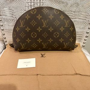 Louis Vuitton Demi Ronde Pouch Bag/👇authentic